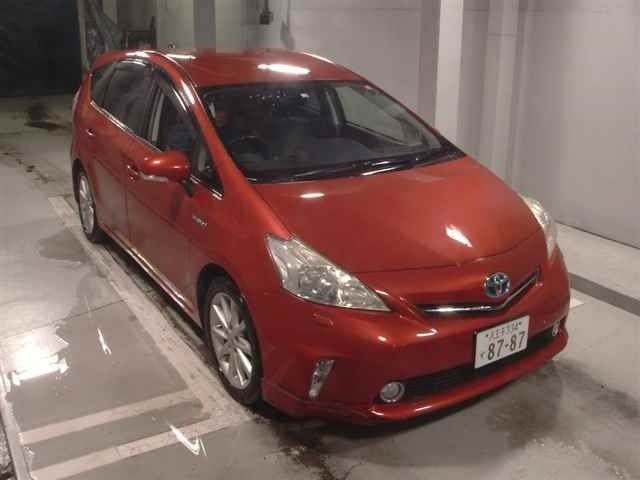 8022 Toyota Prius alpha ZVW41W 2012 г. (JU Tokyo)